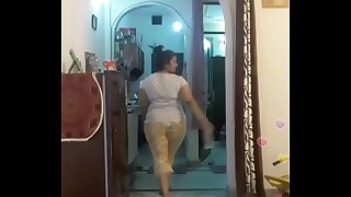 Hot desi indian bhabi shaking her sexi ass &amp_boobs on bigo live...4